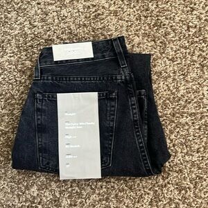Everlane Curvy ‘90s Cheeky Straight Jean